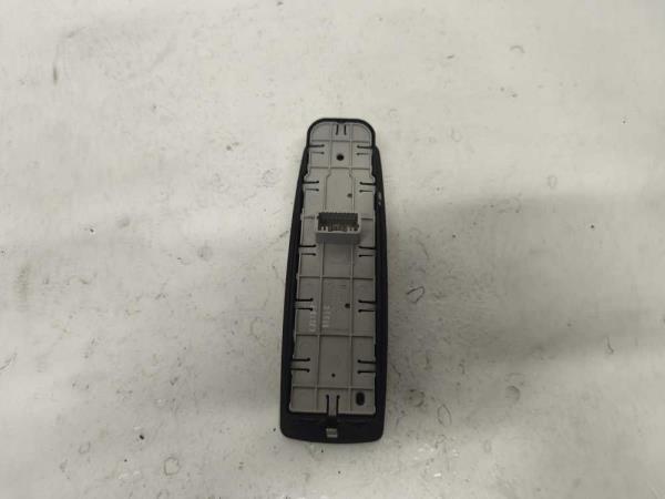 BOUTON LEVE VITRE RENAULT - Vue 2